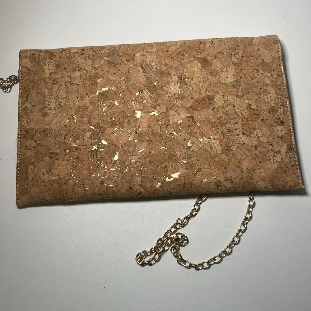 Natural Cork Crossbody Purse With Gold‎ Accents Chain Strap